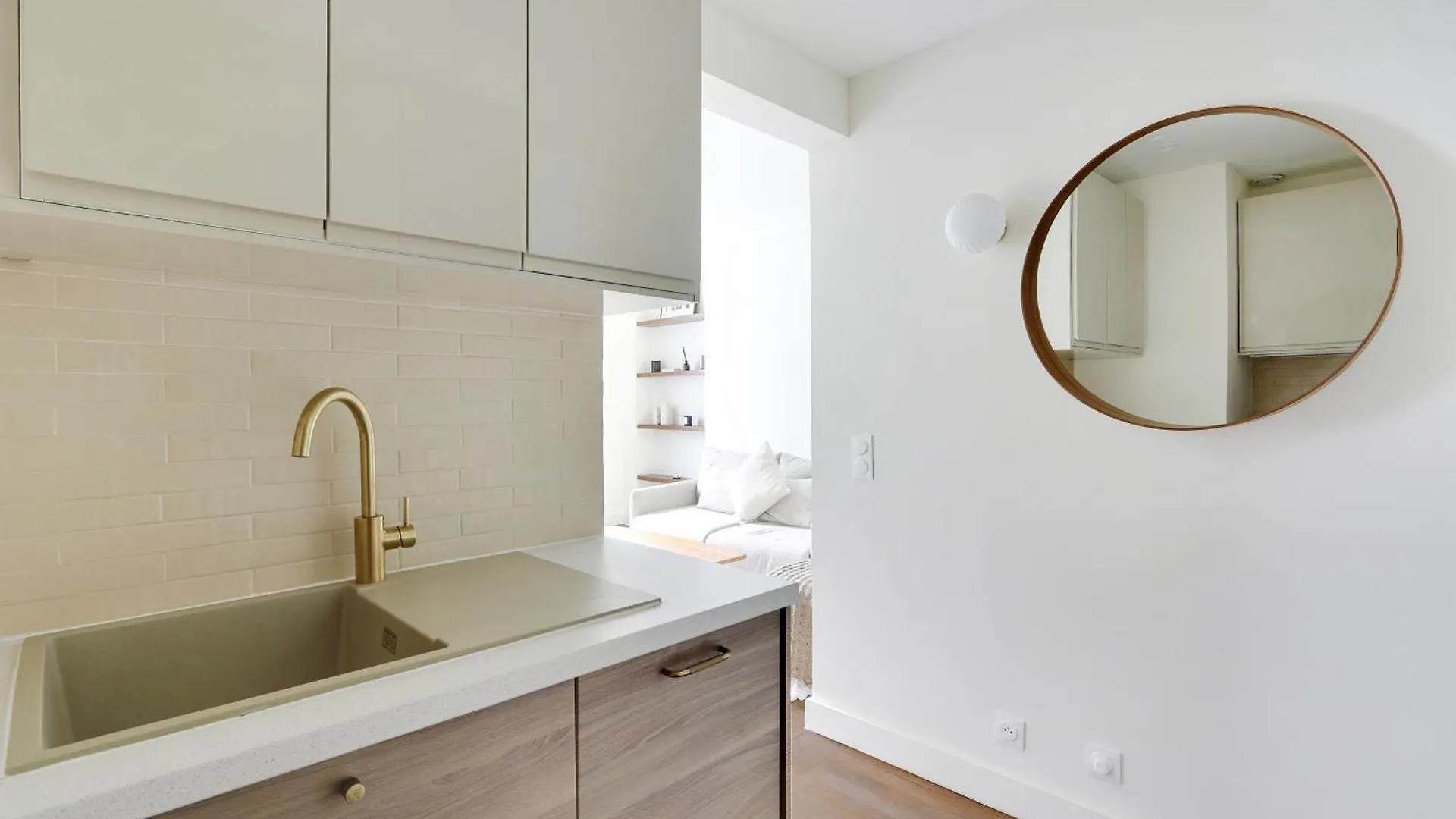 Pick A Flat's In Saint-germain - Rue De Sevres Paris