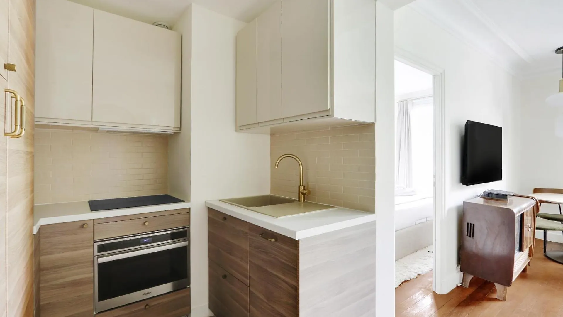 Pick A Flat's In Saint-germain - Rue De Sevres *