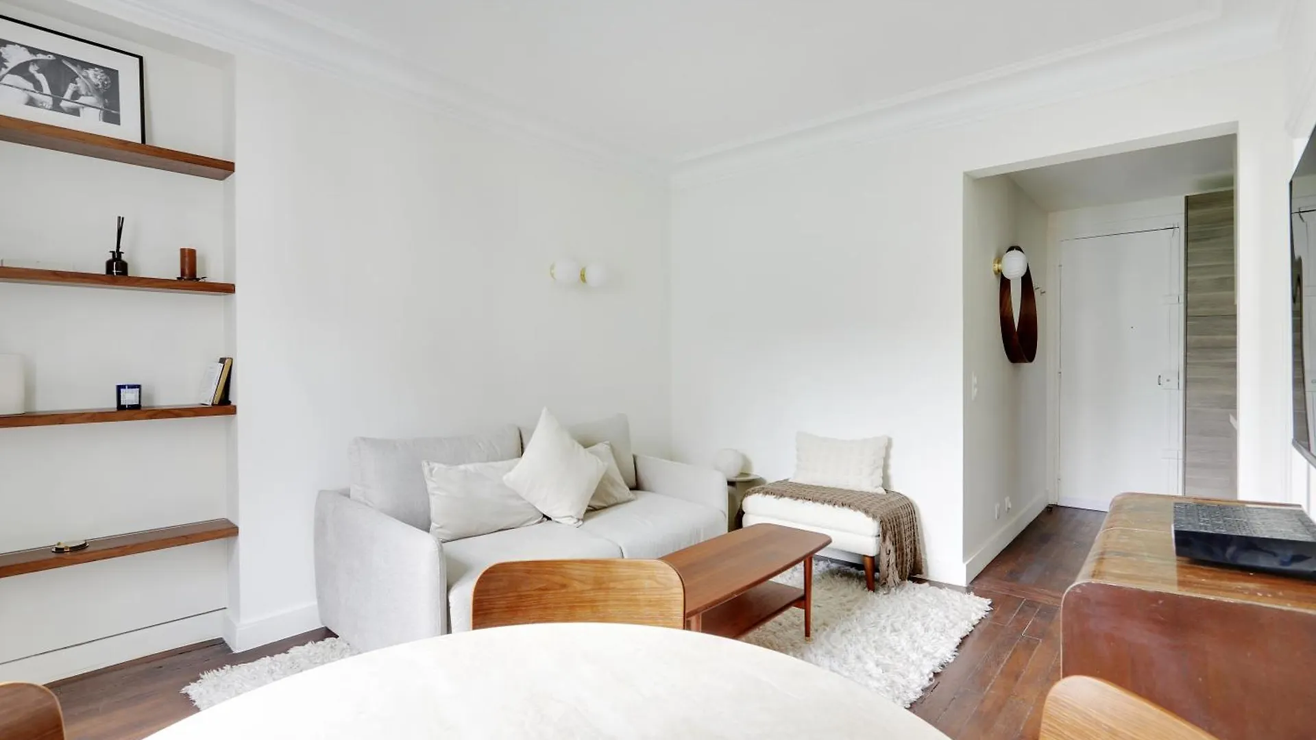 Pick A Flat's In Saint-germain - Rue De Sevres Paris